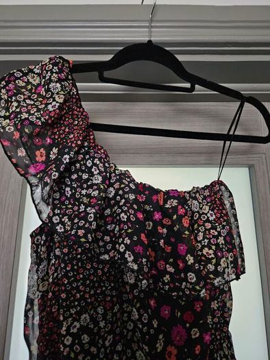 One shoulder dress