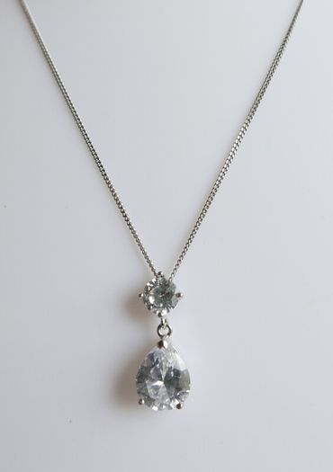 Vintage 925 Sterling Silver necklace with teardrop and round stone pendant