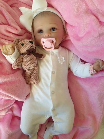 Reborns By Laura.  Introducing Newborn Baby Lacey.  5lbs In Weight.  Reborn Doll. Welcome To View