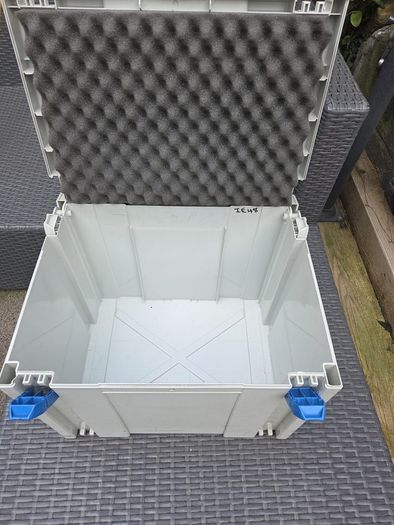 Variety of different size festo systainers