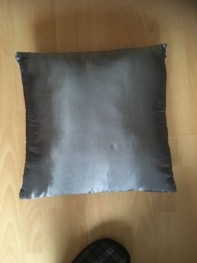 Beautiful Cushion Cover with Cushion