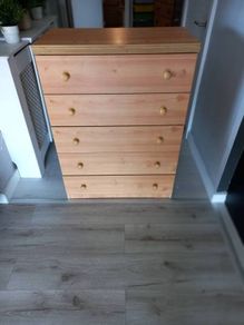 chest of drawers
