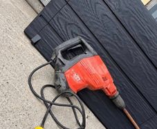 Hilti TE 1000-AVR HiDrive 110V Concrete Demolition Breaker and Chisel.