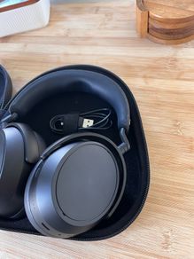 Sennheiser Momentum 4 (black)