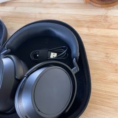 Sennheiser Momentum 4 (black)