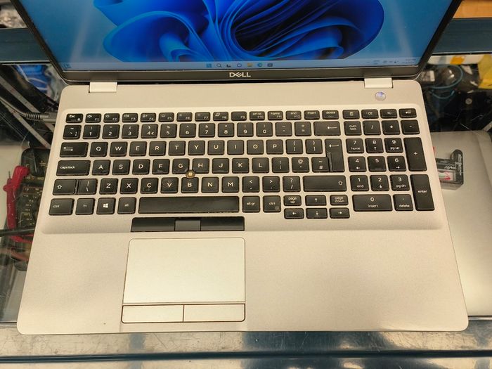 Dell Precision 3550 15.6" i7-10610U (10th Gen), 8GB RAM, 500 SSD, Windows 11 Pro, UHD Graphics NVIDIA Quadro P520
