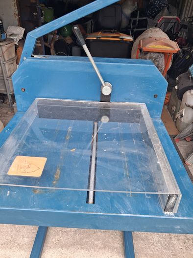 The Dahle 846 Professional paper guillotine
