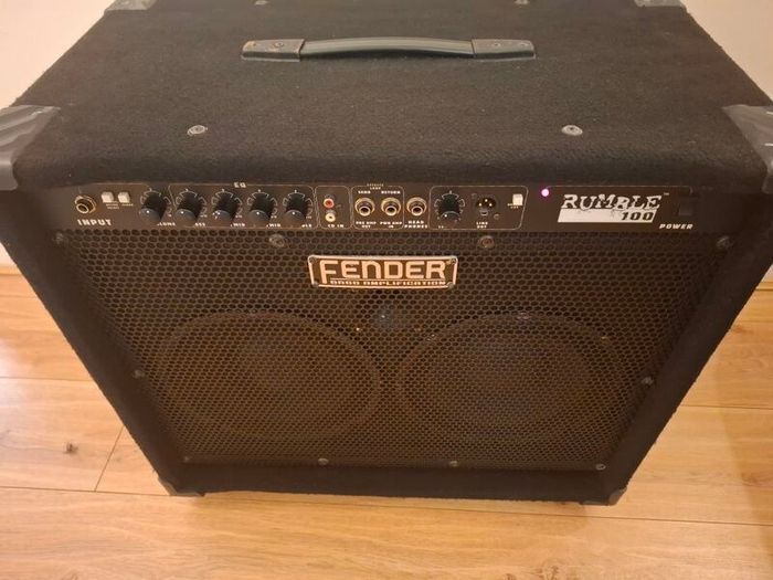 Fender Rumble 100 Bass Amplifier 2x10 Combo