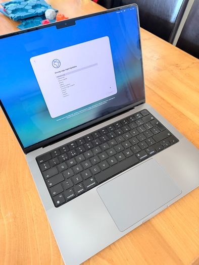 Apple MacBook Pro (14-inch, Apple M1 Pro chip) - Space Grey