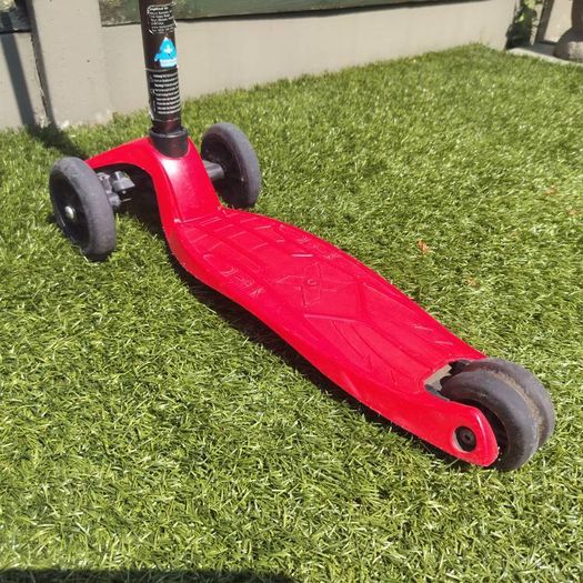 Red Micro Maxi Scooter