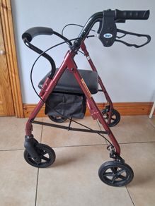 4 wheeled rollator