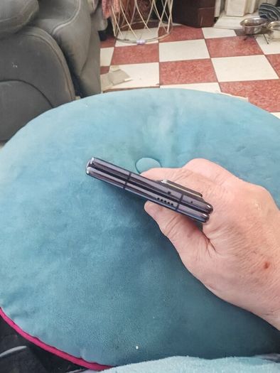 Honor Magic V2