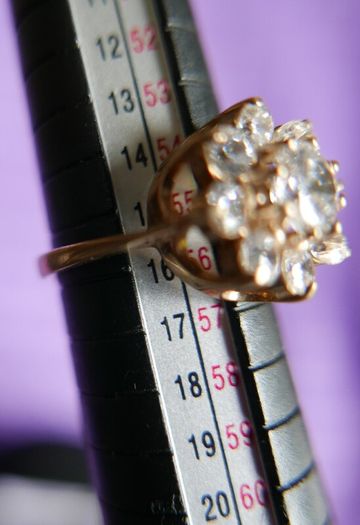 Vintage 9ct Yellow Gold 375 Cubic Zirconia Cluster Ring 5.0g