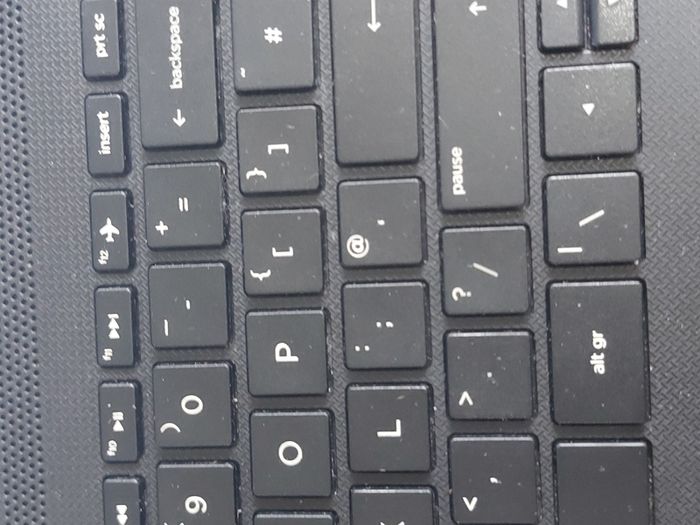 HP Laptop, TPN-Q189, Intel Core i3-6006U CPU, 2.0 GHz, 4GB Ram, 500GB HDD, Windows 10, Microsoft Edge, Chrome and VLC