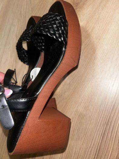 black heels UK7