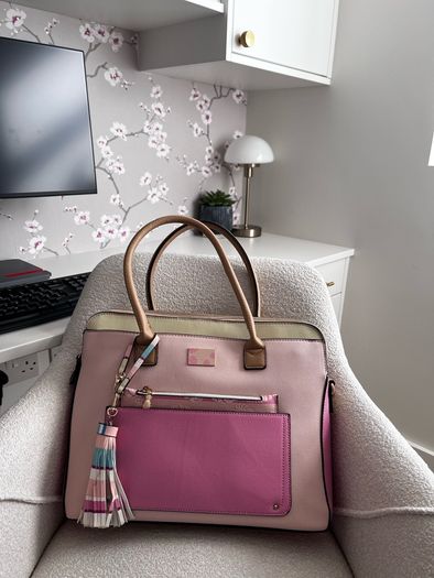 Practically new Parfois Ladies Laptop Bag & comes with 3in1 matching charging cable