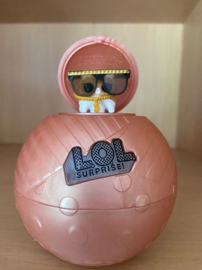LOL DOLLS big and small include loads of accesories