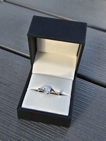 Brand New 18ct White Gold Natural Diamond Solitaire Engagement Ring
