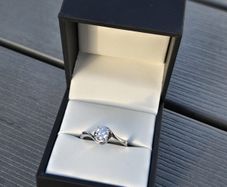 Brand New 18ct White Gold Natural Diamond Solitaire Engagement Ring