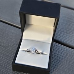 Brand New 18ct White Gold Natural Diamond Solitaire Engagement Ring