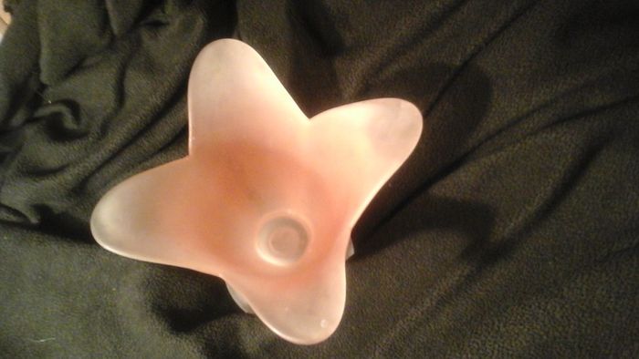 Pink tulip shaped frosted glass vase.