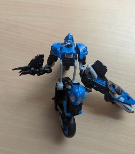 Transformers: Revenge of the Fallen (ROTF) Deluxe Class Chromia