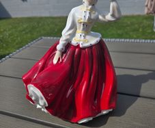 Vintage Royal Doulton HN 2937 GAIL Figurine