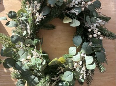 Dunnes Christmas white door wreath