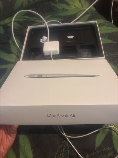 Apple MacBook Air 13" (2016) - Upgraded Intel Core i7 - 8GB RAM - 128GB SSD - Healthy Battery