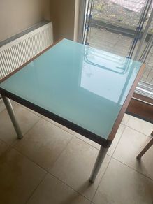 Table (50euro OBO)