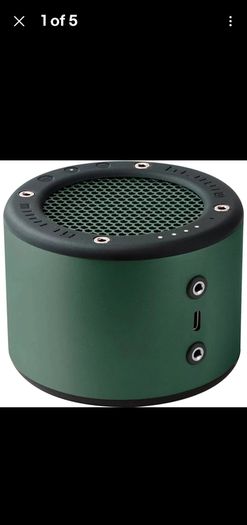 2 Minirig 4 Bluetooth speakers