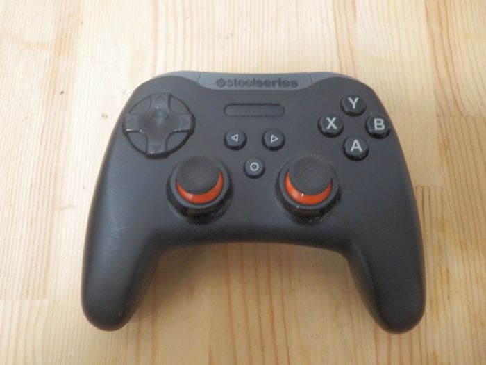 Wireless game controller