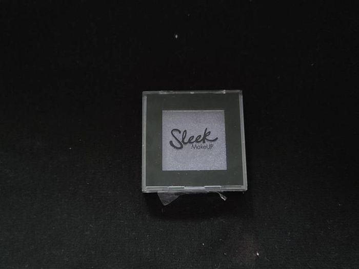 Sleek Single Eyeshadow in Play Thing