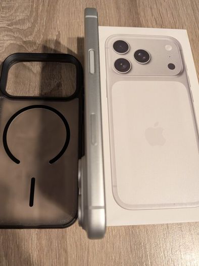 Apple iPhone 17 pro 256gb UNLOCKED