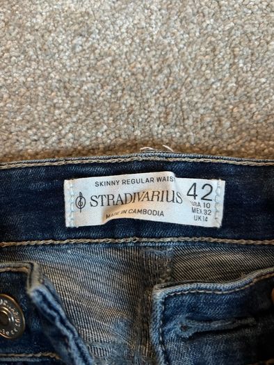 Ladies Stradivarius Jeans UK 14