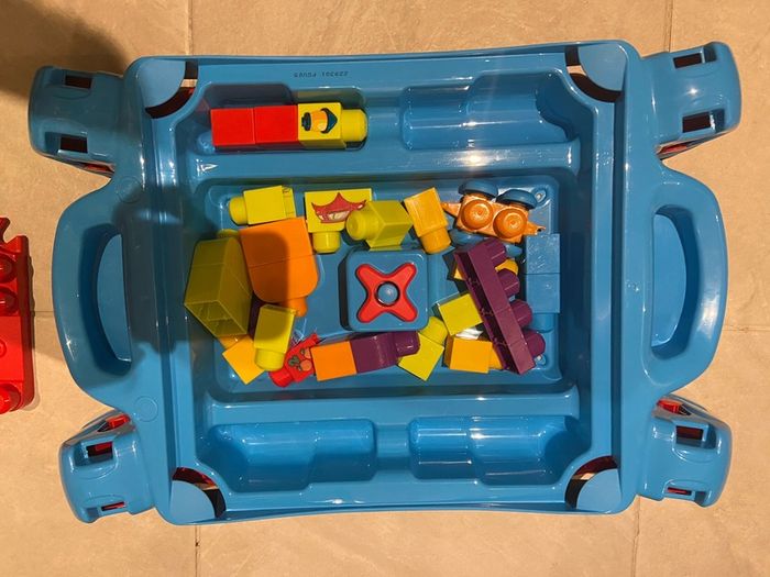 mega blocks build and learn table