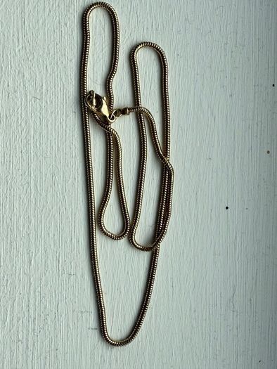 9ct solid gold necklace free register post
