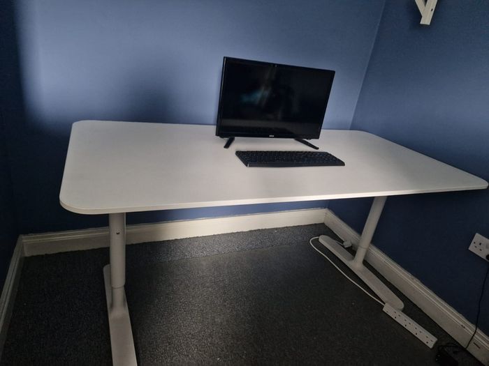 Adjustable Office Table
