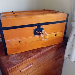 American Girl Addy doll trunk