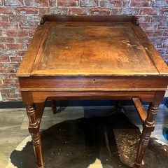 vintage desk perfect for renowation
