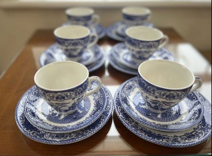 vintage blue willow