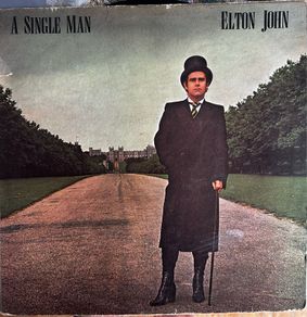 Elton John original release of A single man in vg condition