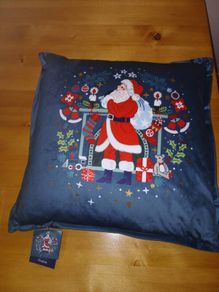 Tipperary crystal Christmas cushion