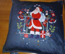 Tipperary crystal Christmas cushion