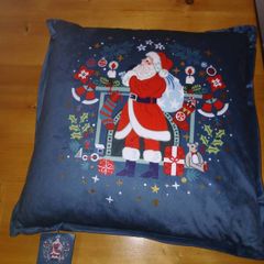 Tipperary crystal Christmas cushion