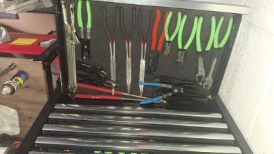 Assorted locking pliers and long-nose pliers set
