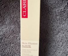 Clarins Skin illusion All in one concealer  - 09