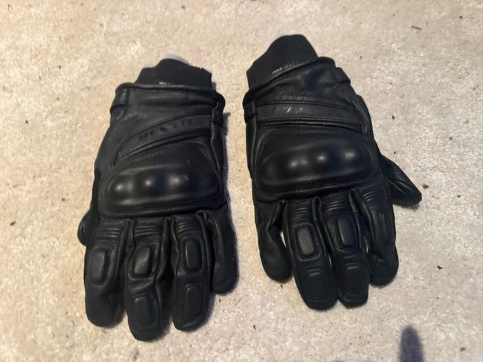 New Motorcyle Armoured Gloves