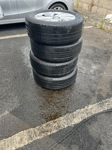 Volkswagen alloys 205/60R 16 82V