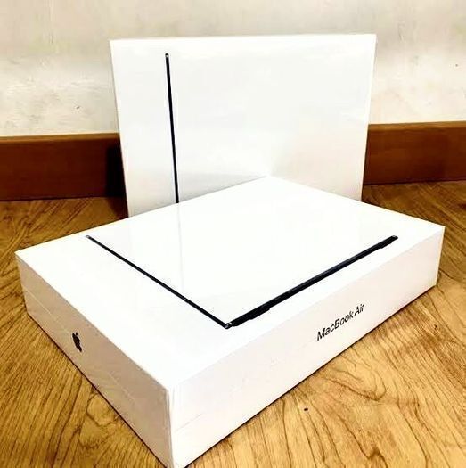 MacBook Air 13-inch, Apple M5 chip, 10C CPU, 8C GPU, 16GB 512GB